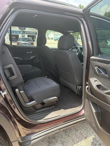 Photo of 2022 Black Cherry Metallic Chevrolet Traverse