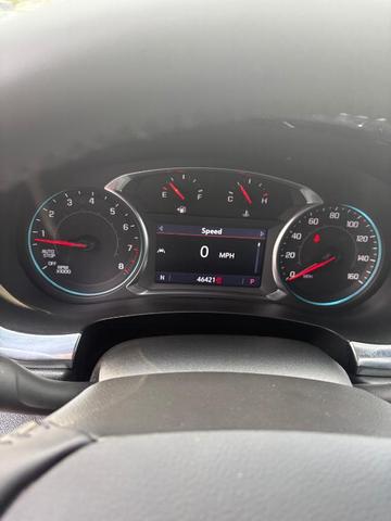 Photo of 2022 Black Cherry Metallic Chevrolet Traverse