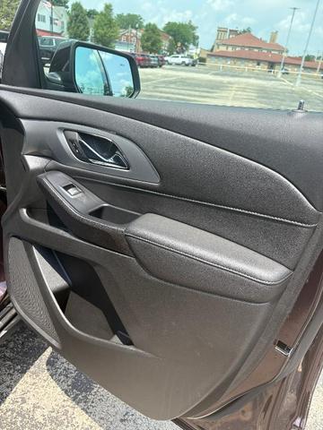Photo of 2022 Black Cherry Metallic Chevrolet Traverse