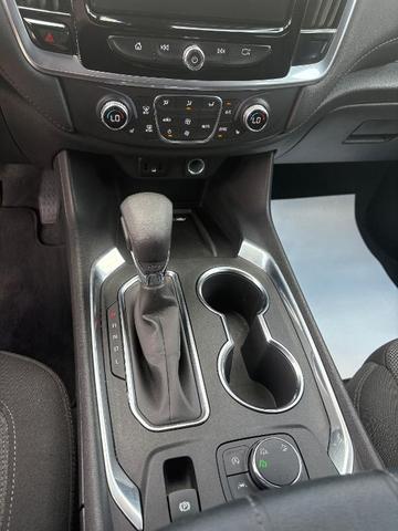 Photo of 2022 Black Cherry Metallic Chevrolet Traverse