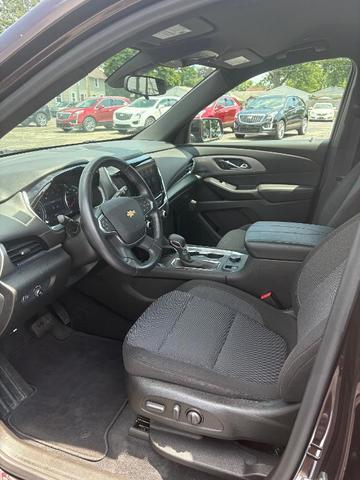 Photo of 2022 Black Cherry Metallic Chevrolet Traverse