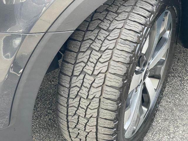 Photo of 2022 Gray Kia Telluride