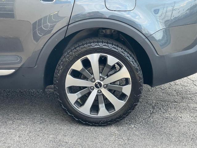 Photo of 2022 Gray Kia Telluride