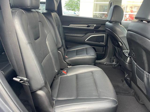Photo of 2022 Gray Kia Telluride