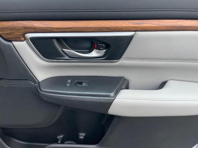 Photo of 2018 Lunar Silver Metallic Honda CR-V