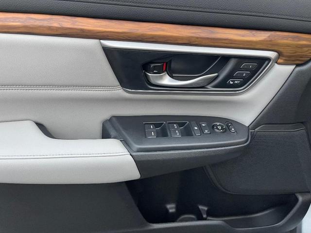Photo of 2018 Lunar Silver Metallic Honda CR-V