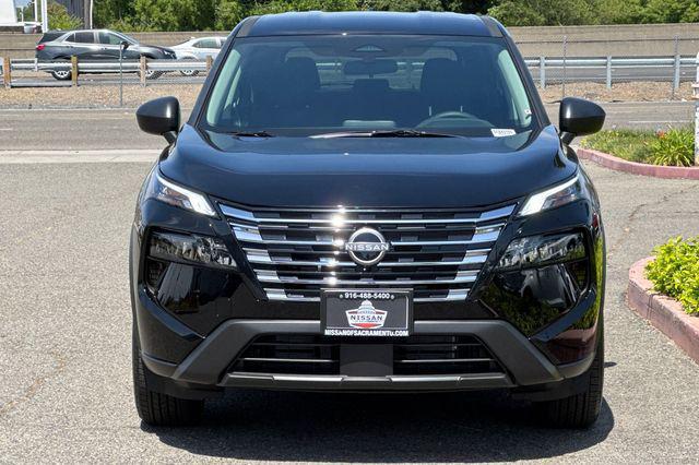 Photo of 2025 Super Black Nissan Rogue