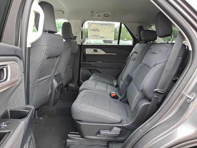 Photo of 2025 Carbonized Gray Metallic Ford Explorer