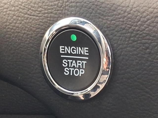 Photo of 2022 Agate Black Metallic Ford Edge