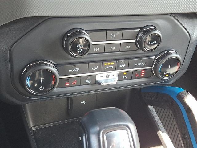 Photo of 2022 Velocity Blue Metallic Ford Bronco