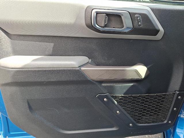 Photo of 2022 Velocity Blue Metallic Ford Bronco