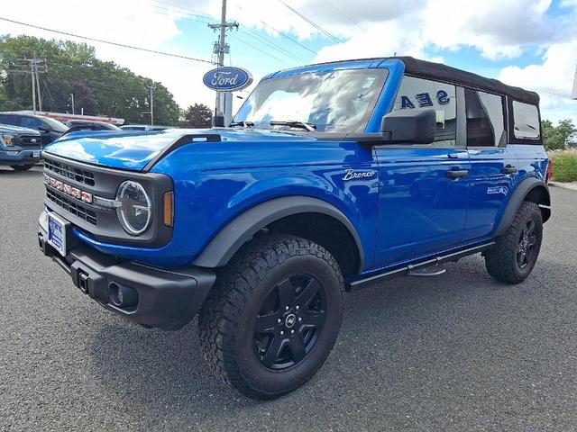 Photo of 2022 Velocity Blue Metallic Ford Bronco