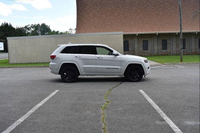 Photo of 2014 Bright White Clearcoat Jeep Grand Cherokee