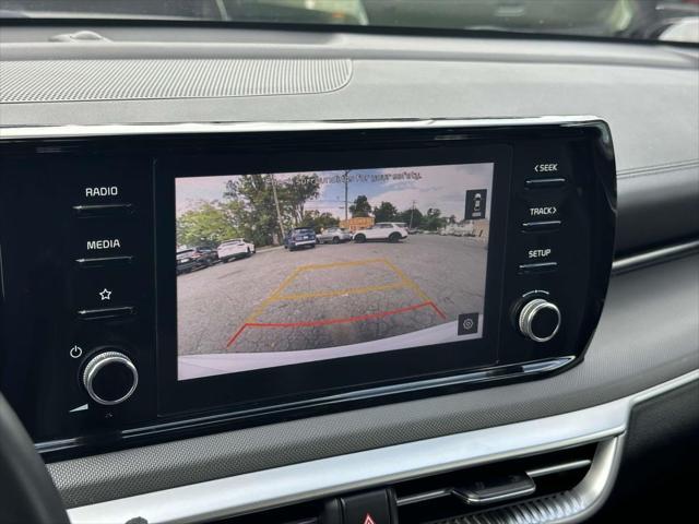 Photo of 2021 Glacial White Pearl Kia K5