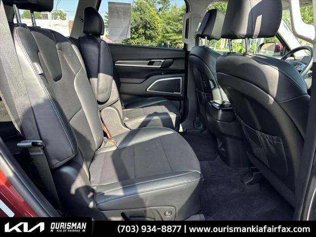 Photo of 2023 Dawning Red Kia Telluride
