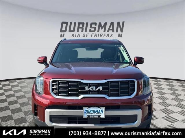 Photo of 2023 Dawning Red Kia Telluride