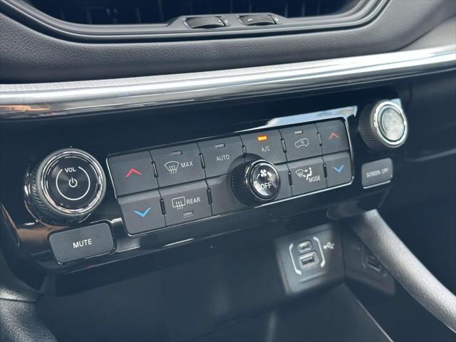 Photo of 2023 Billet Silver Metallic Clearcoat Jeep Compass