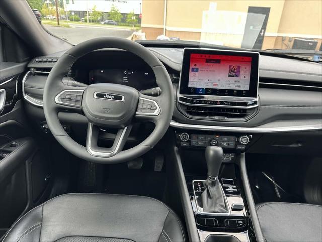 Photo of 2023 Billet Silver Metallic Clearcoat Jeep Compass