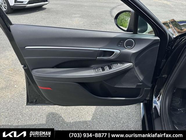 Photo of 2021 Phantom Black Hyundai SONATA