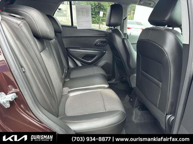 Photo of 2022 Black Cherry Metallic Chevrolet Trax