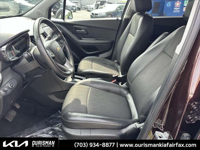 Photo of 2022 Black Cherry Metallic Chevrolet Trax