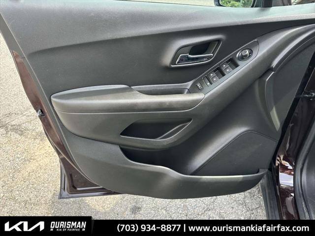 Photo of 2022 Black Cherry Metallic Chevrolet Trax