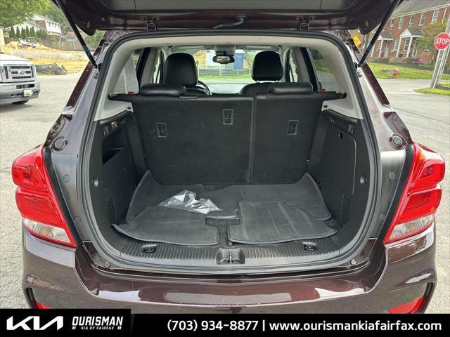 Photo of 2022 Black Cherry Metallic Chevrolet Trax