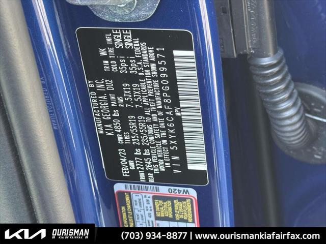 Photo of 2023 Sapphire Blue Kia Sportage