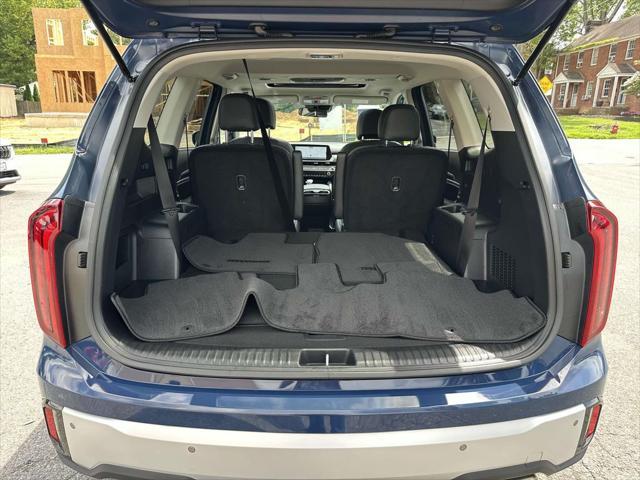 Photo of 2023 Midnight Lake Blue Kia Telluride