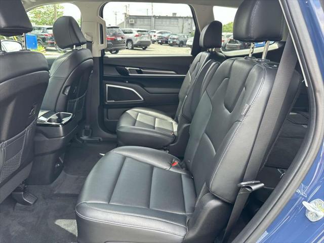 Photo of 2023 Midnight Lake Blue Kia Telluride