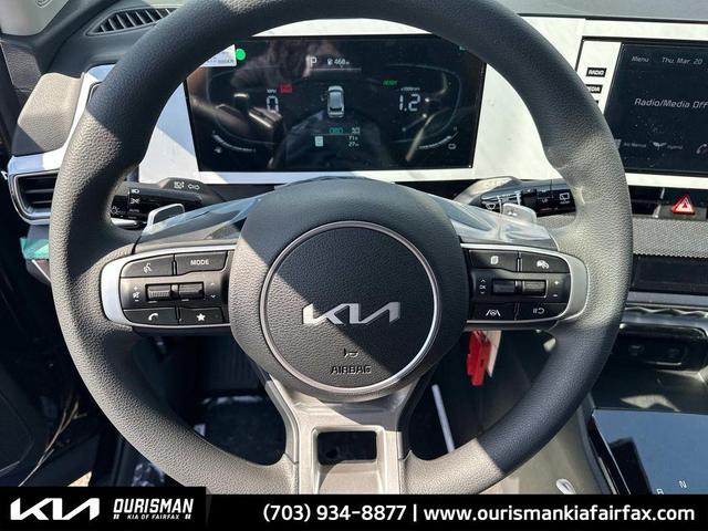 Photo of 2025 Fusion Black Kia Sportage Hybrid