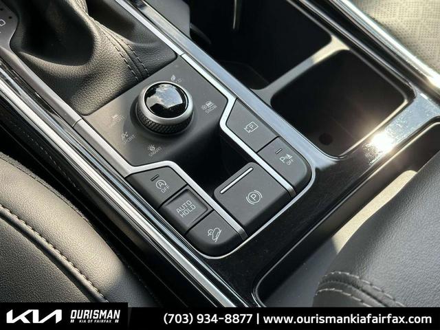 Photo of 2022 Glacial White Pearl Kia Sorento