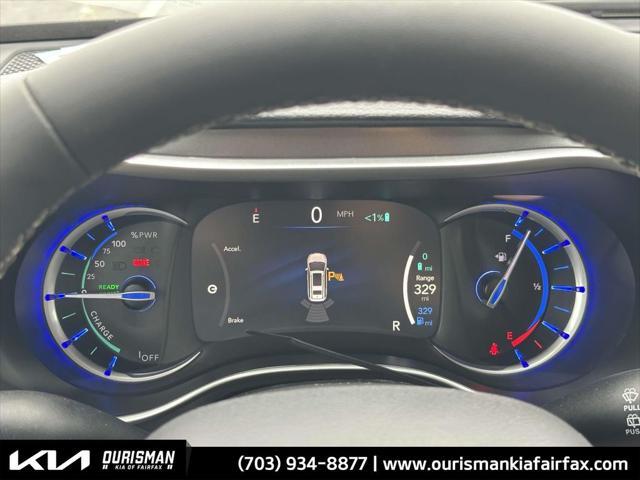 Photo of 2024 Diamond Black Crystal Pearlcoat Chrysler Pacifica Hybrid