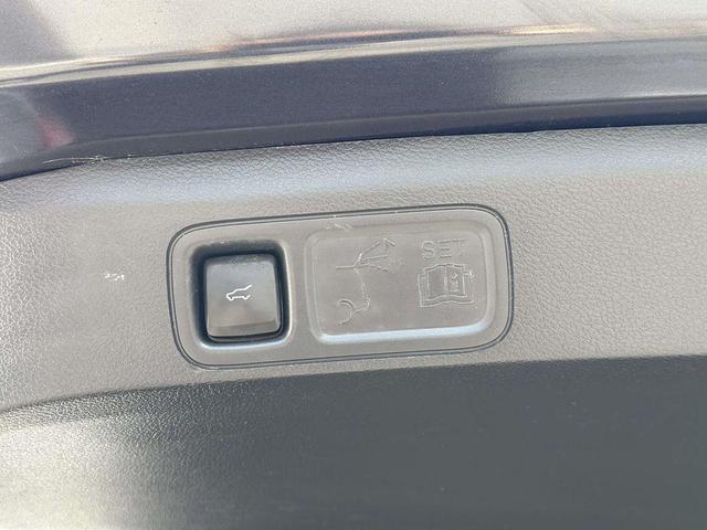 Photo of 2024 Dark Matter Gray Metallic Ford Expedition Max