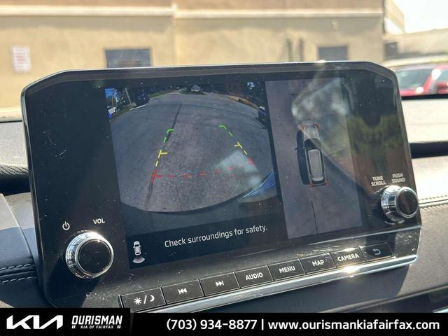 Photo of 2022 Mercury Gray Metallic Mitsubishi Outlander