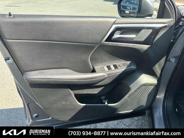 Photo of 2022 Mercury Gray Metallic Mitsubishi Outlander