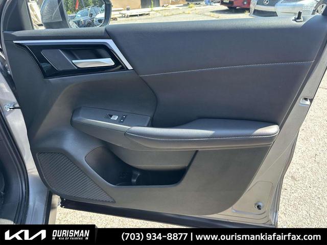 Photo of 2022 Mercury Gray Metallic Mitsubishi Outlander
