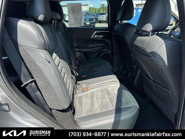 Photo of 2022 Mercury Gray Metallic Mitsubishi Outlander