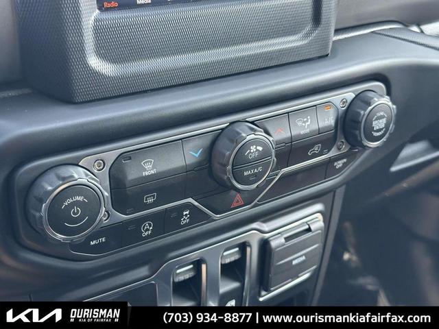 Photo of 2022 Granite Crystal Metallic Clearcoat Jeep Wrangler