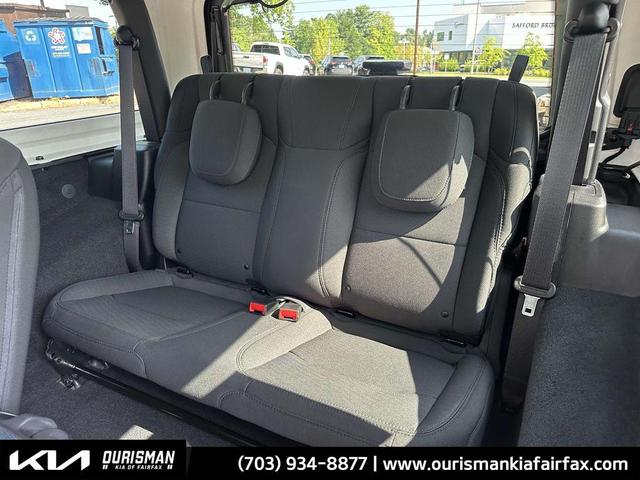 Photo of 2022 Granite Crystal Metallic Clearcoat Jeep Wrangler
