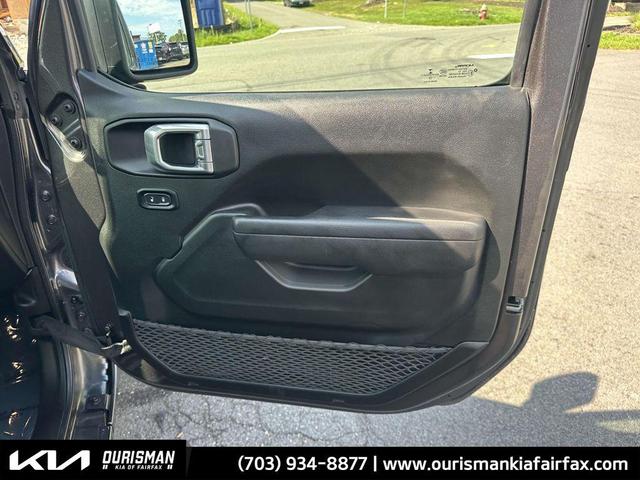 Photo of 2022 Granite Crystal Metallic Clearcoat Jeep Wrangler