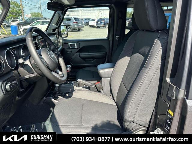 Photo of 2022 Granite Crystal Metallic Clearcoat Jeep Wrangler