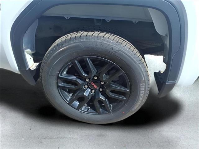 Photo of 2024 Summit White GMC Sierra 1500