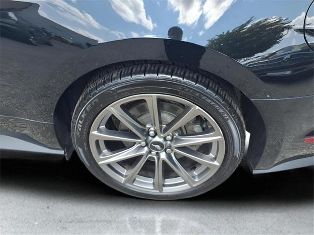 Photo of 2015 Black Ford Mustang