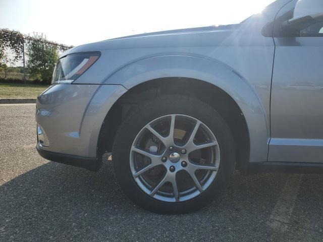 Photo of 2015 Billet Silver Metallic Clearcoat Dodge Journey
