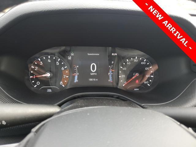 Photo of 2023 Diamond Black Crystal Pearlcoat Jeep Compass