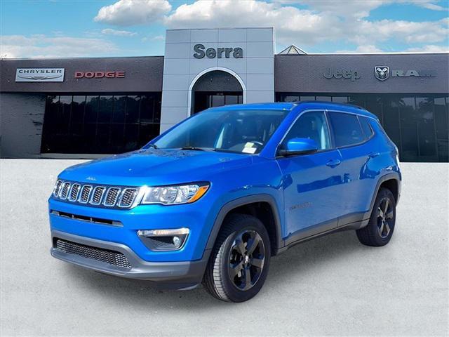 Photo of 2018 Laser Blue Pearlcoat Jeep Compass