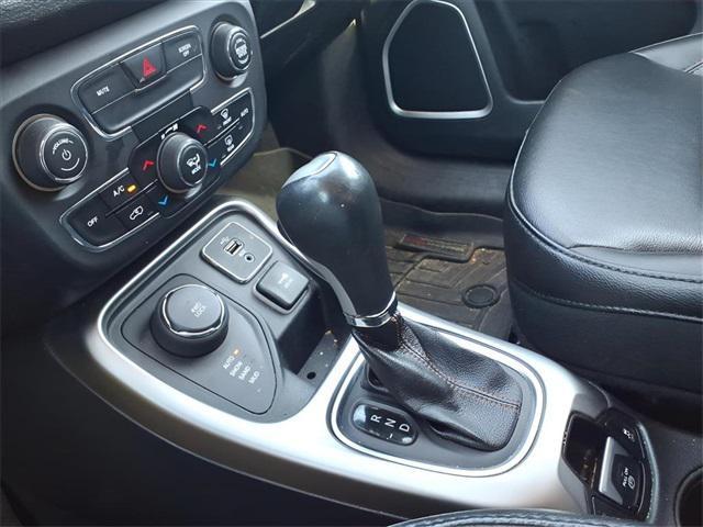 Photo of 2018 Laser Blue Pearlcoat Jeep Compass