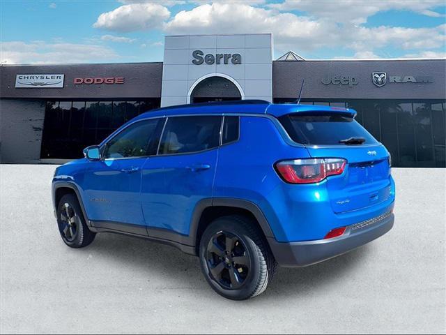 Photo of 2018 Laser Blue Pearlcoat Jeep Compass