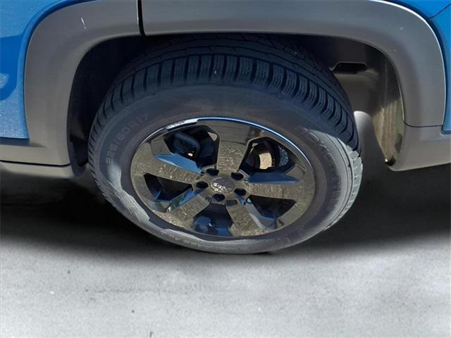 Photo of 2018 Laser Blue Pearlcoat Jeep Compass
